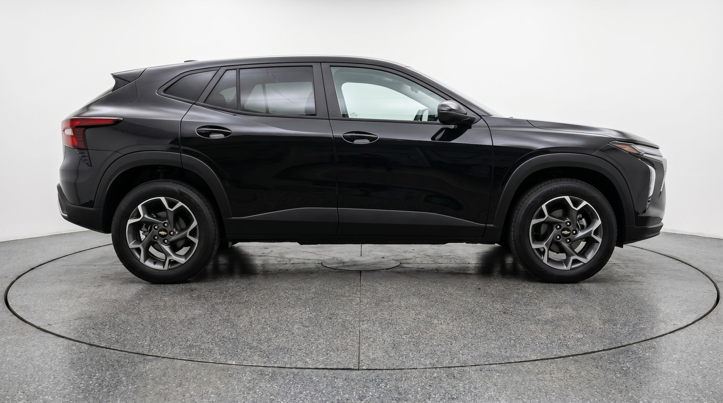 Thumbnail: 2025 Chevrolet Trax - 8