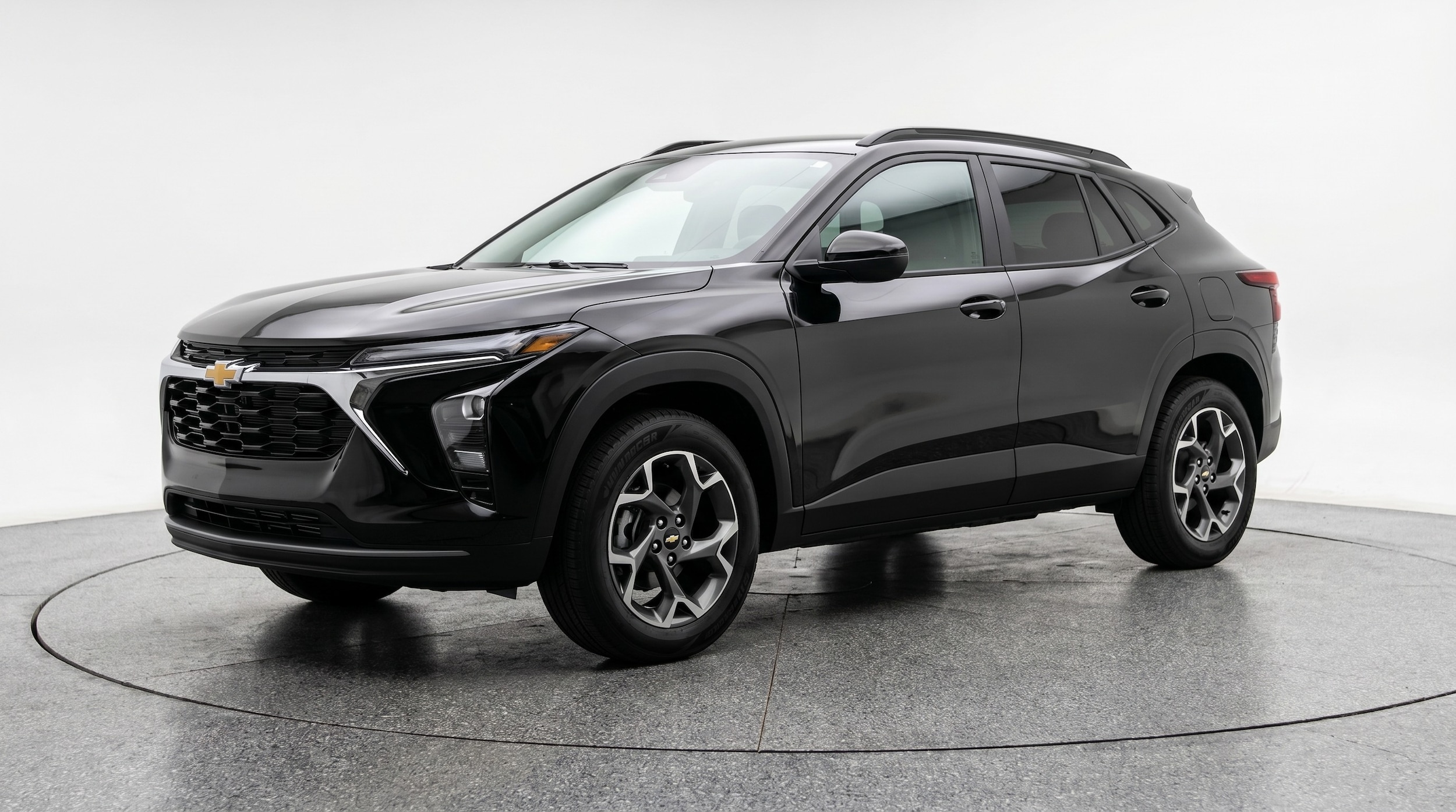 Thumbnail: 2025 Chevrolet Trax - 3
