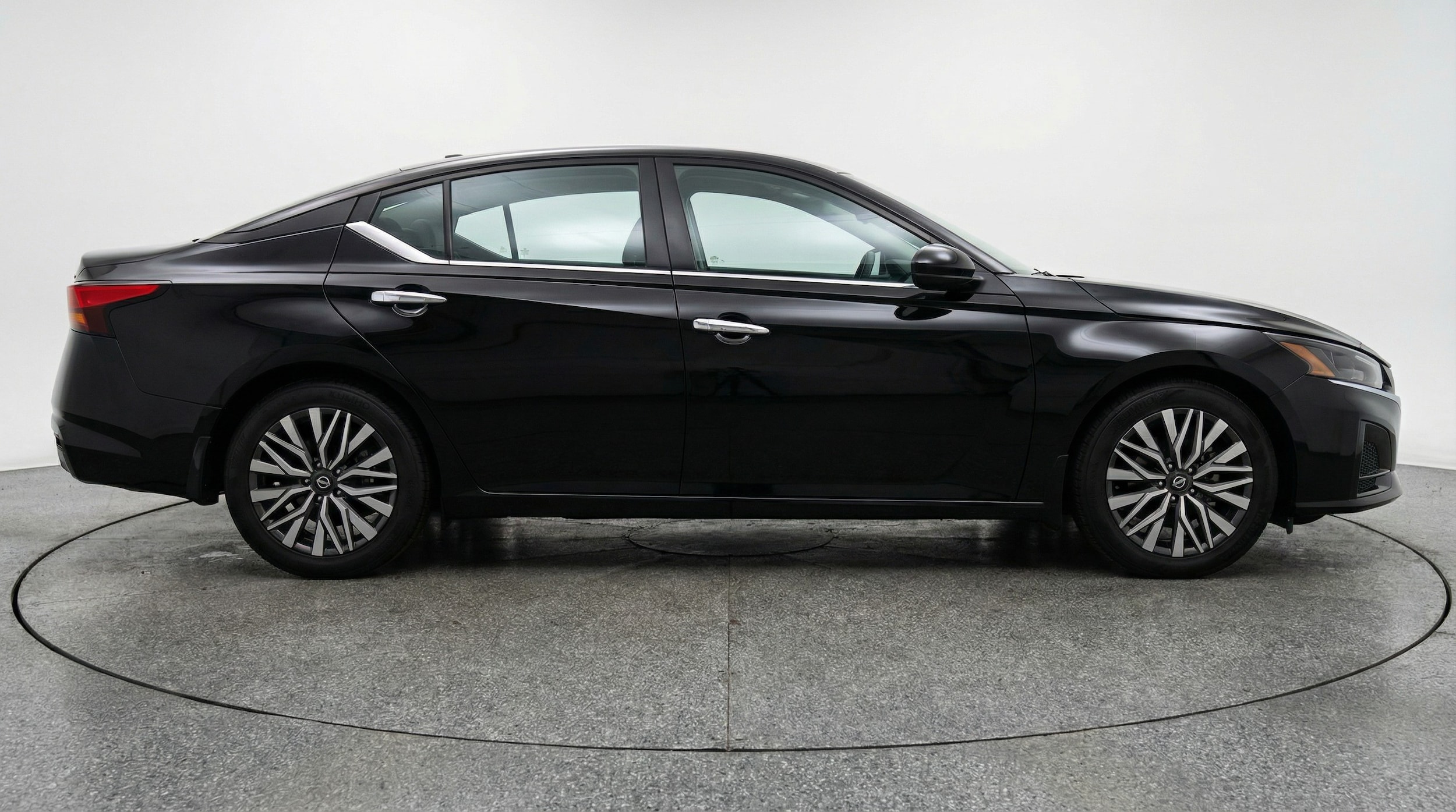 Thumbnail: 2025 Nissan Altima - 8