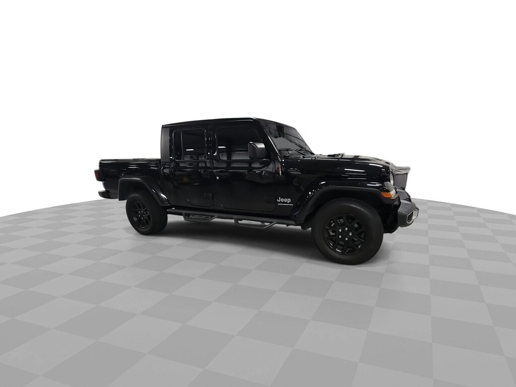 Used 2023 Jeep Gladiator Overland Truck