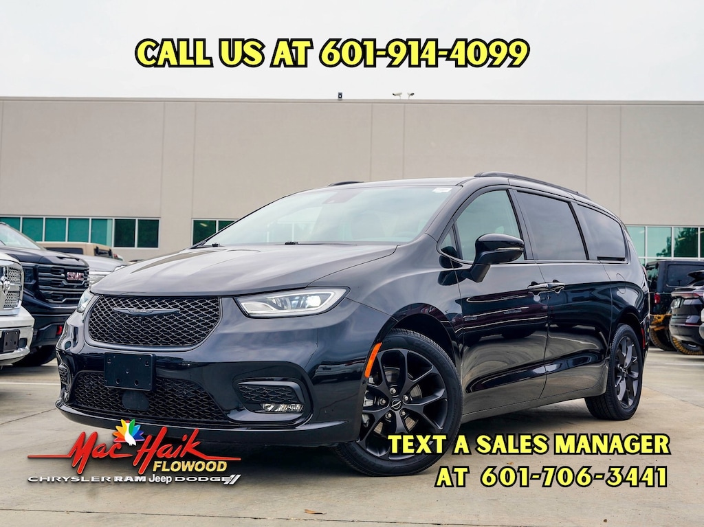 Used 2023 Chrysler Pacifica Touring L Minivan/Van
