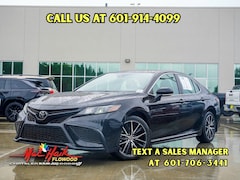 2023 Toyota Camry SE Sedan