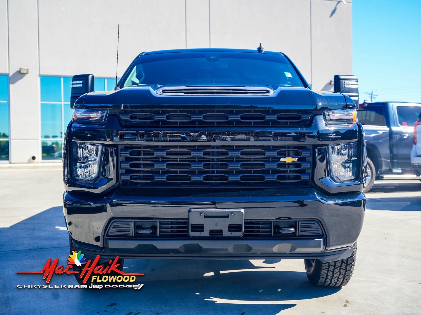 2023 Chevrolet Silverado 2500HD Custom photo 2