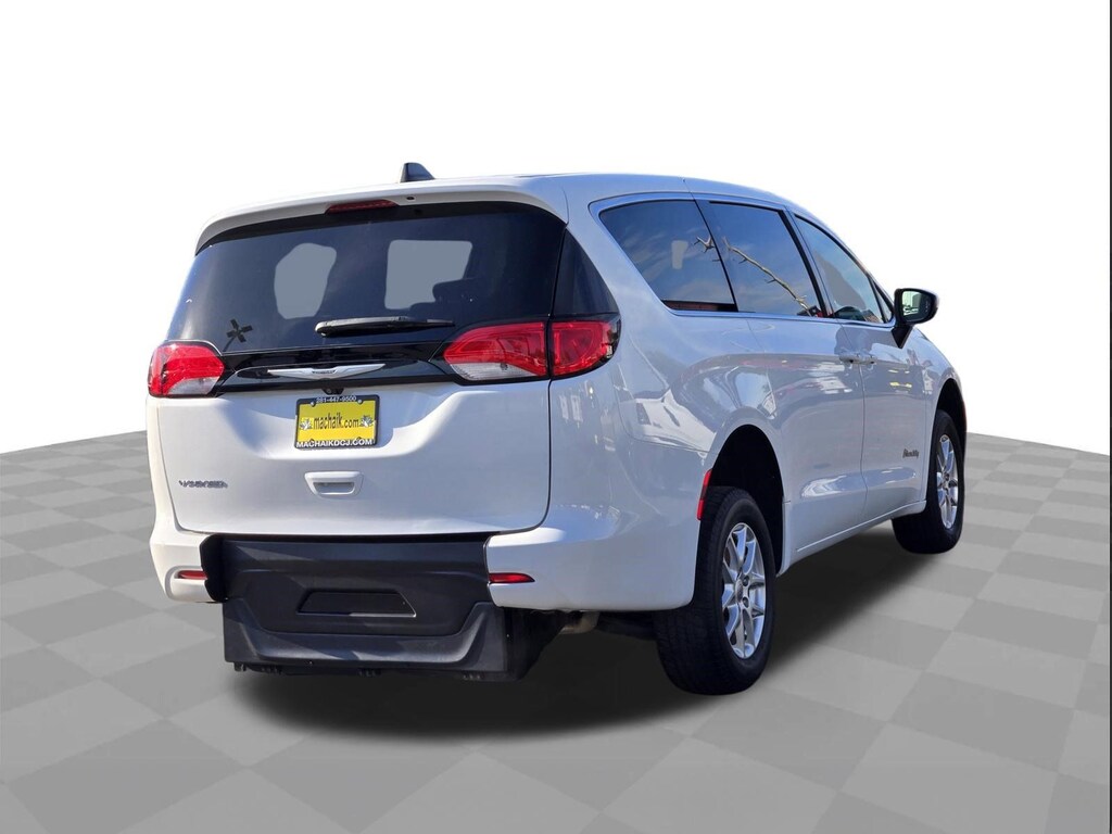 Used 2022 Chrysler Voyager LX Minivan/Van