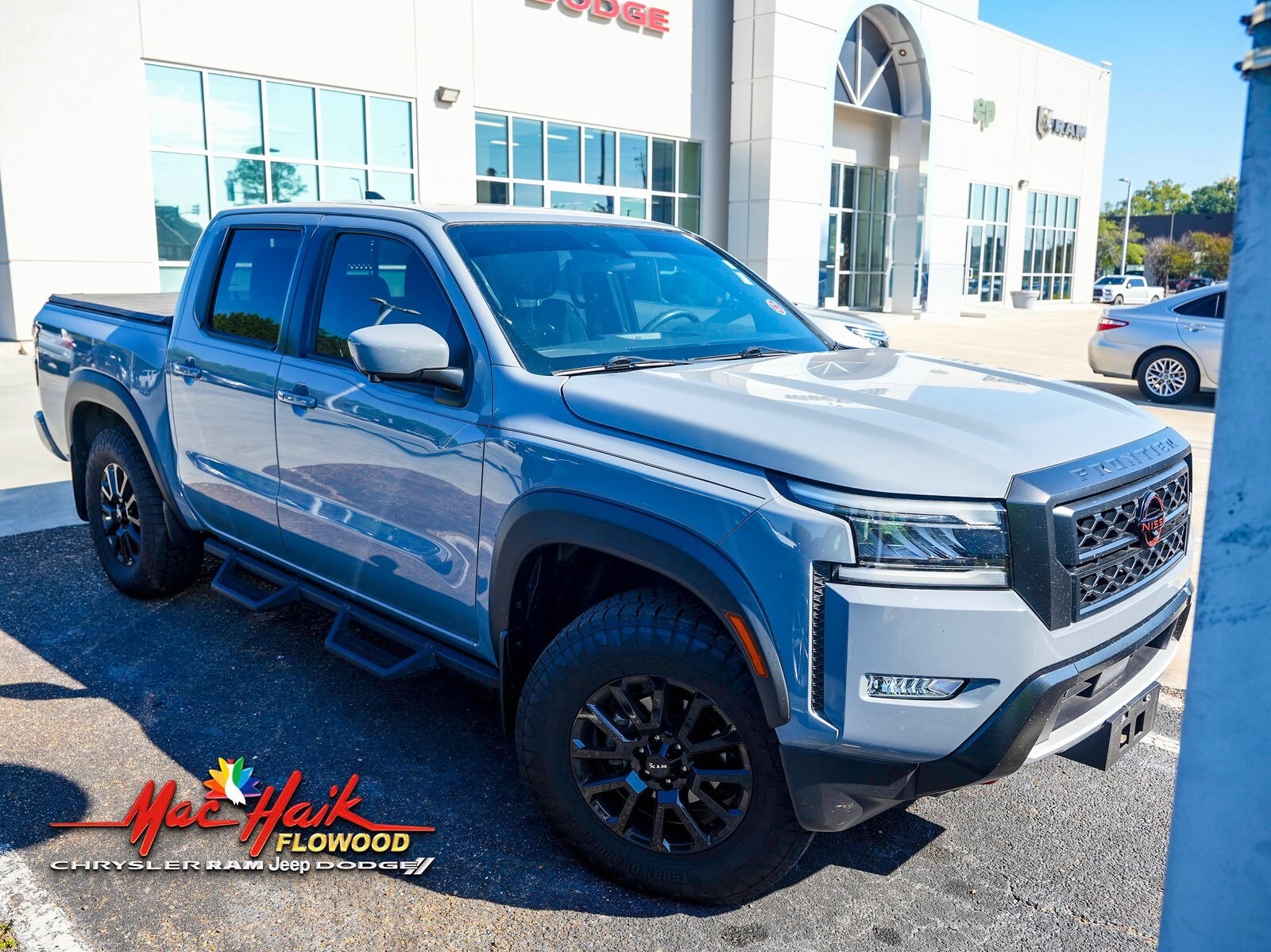 2022 Nissan Frontier PRO-X photo 2
