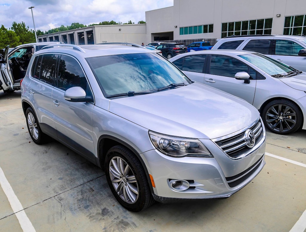 Used 2009 Volkswagen Tiguan SEL SUV