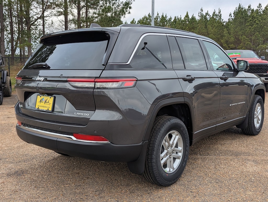 New 2025 Jeep Grand Cherokee LAREDO 4X2 Sport Utility