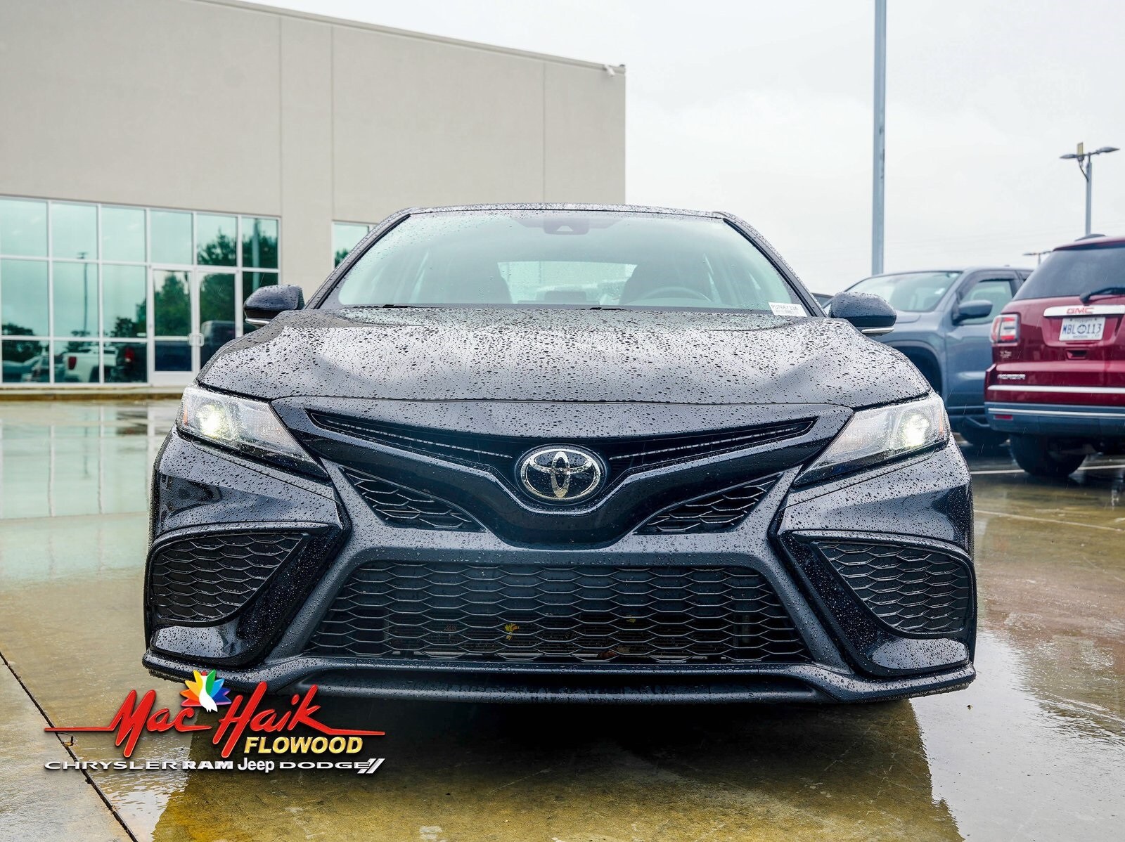 2023 Toyota Camry SE photo 3