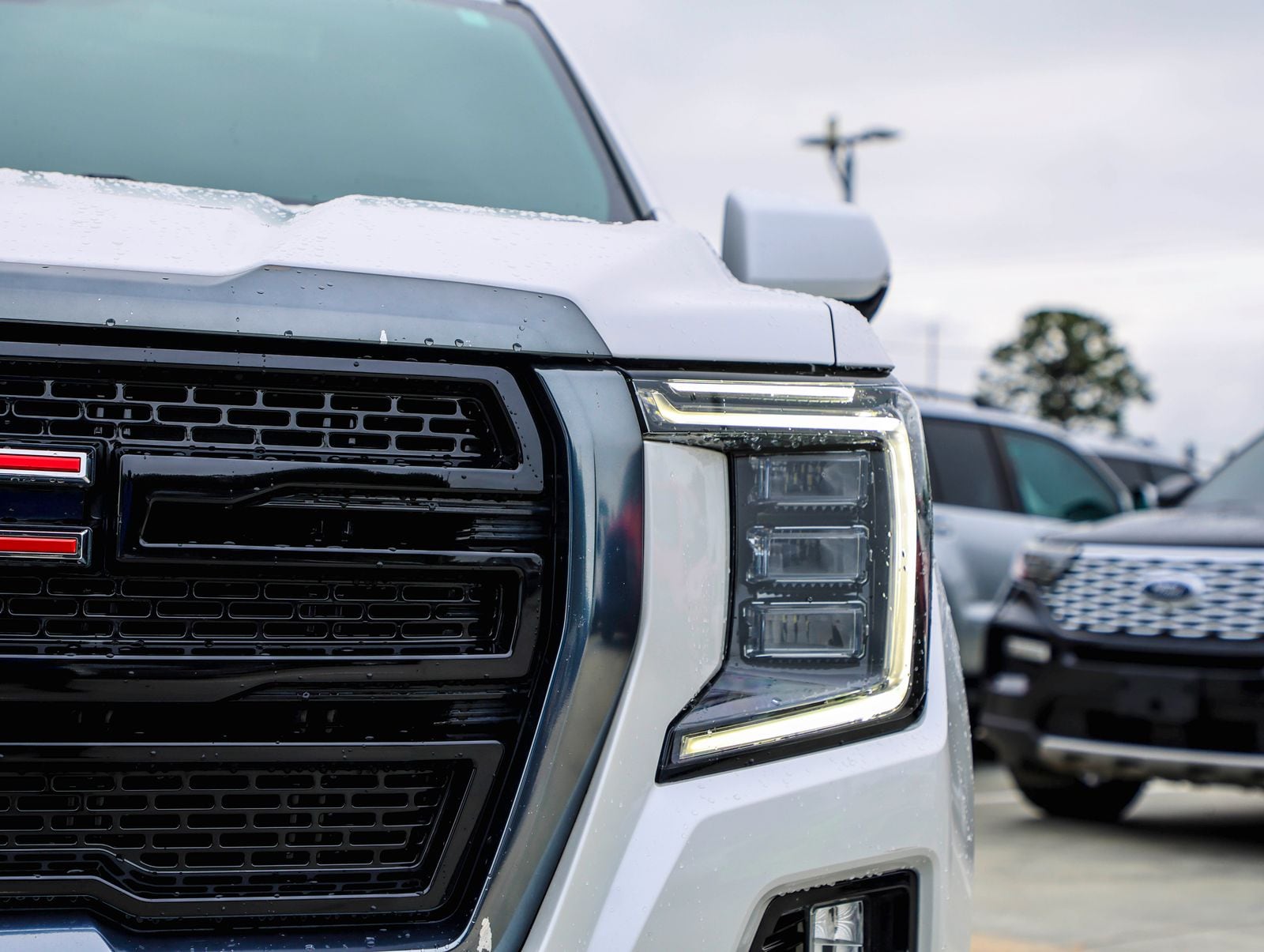 2022 GMC Yukon AT4 - Photo 6