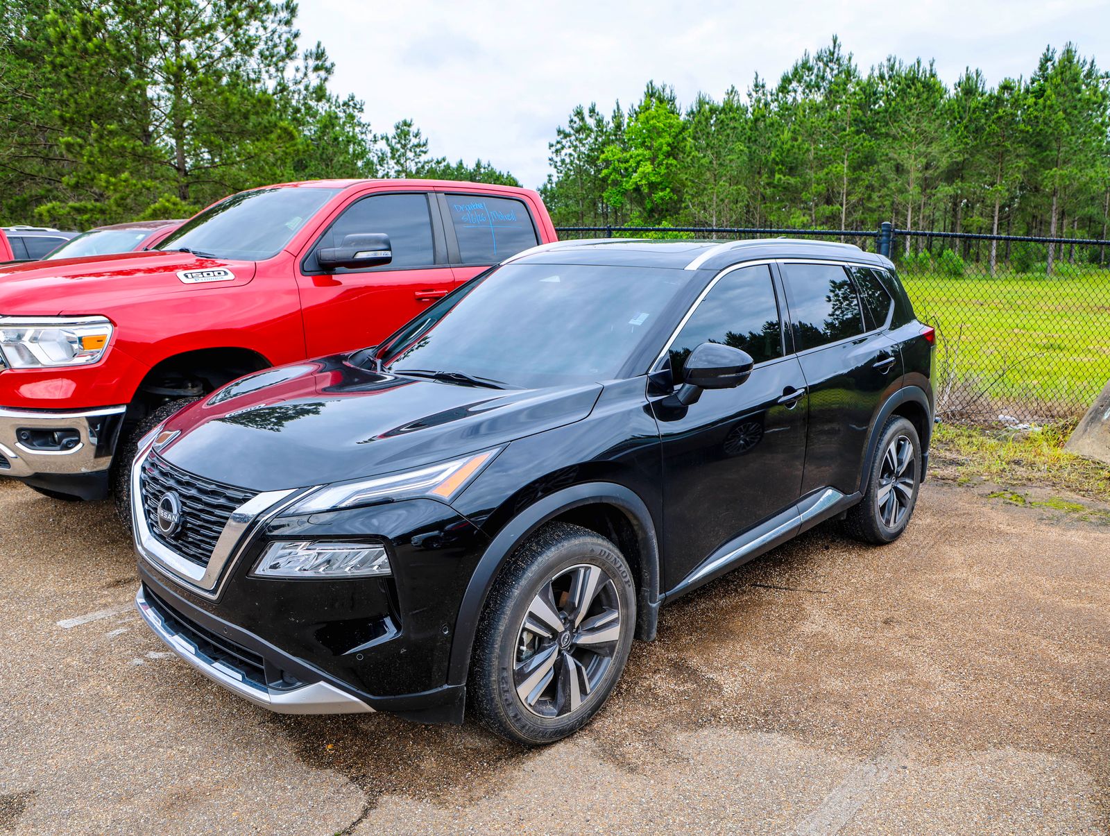 2023 Nissan Rogue Platinum FWD's photo