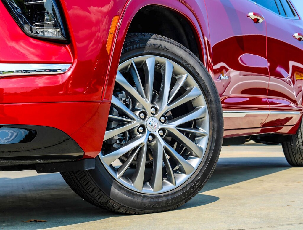 Used 2025 Buick Enclave Avenir SUV