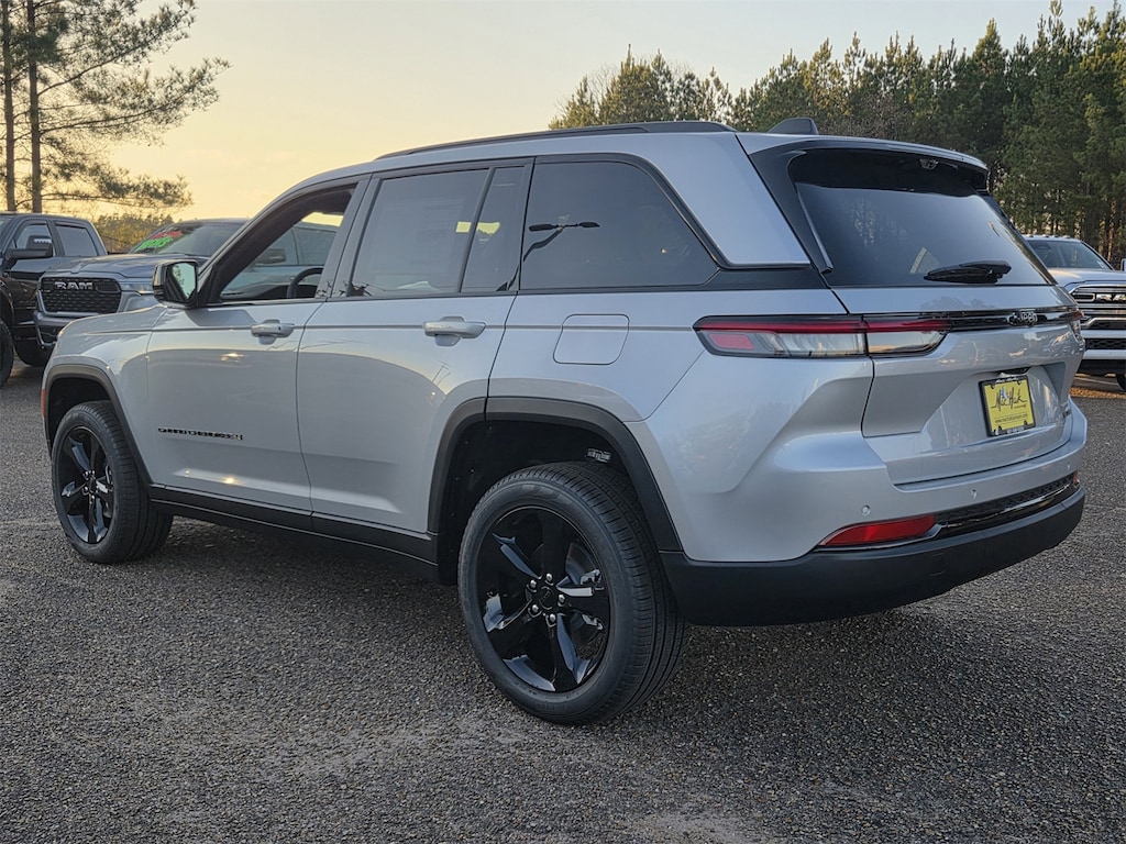 New 2025 Jeep Grand Cherokee Limited Sport Utility