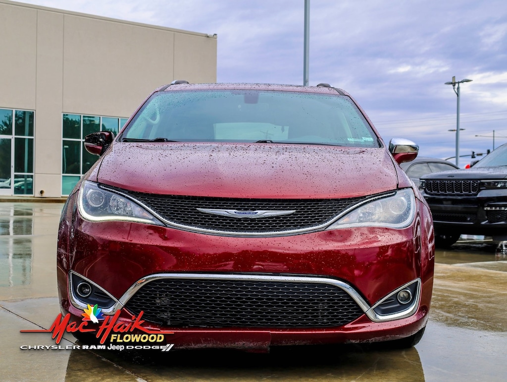 Used 2020 Chrysler Pacifica Limited Minivan/Van