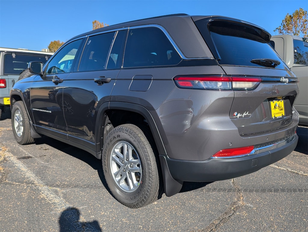 New 2025 Jeep Grand Cherokee Laredo Sport Utility
