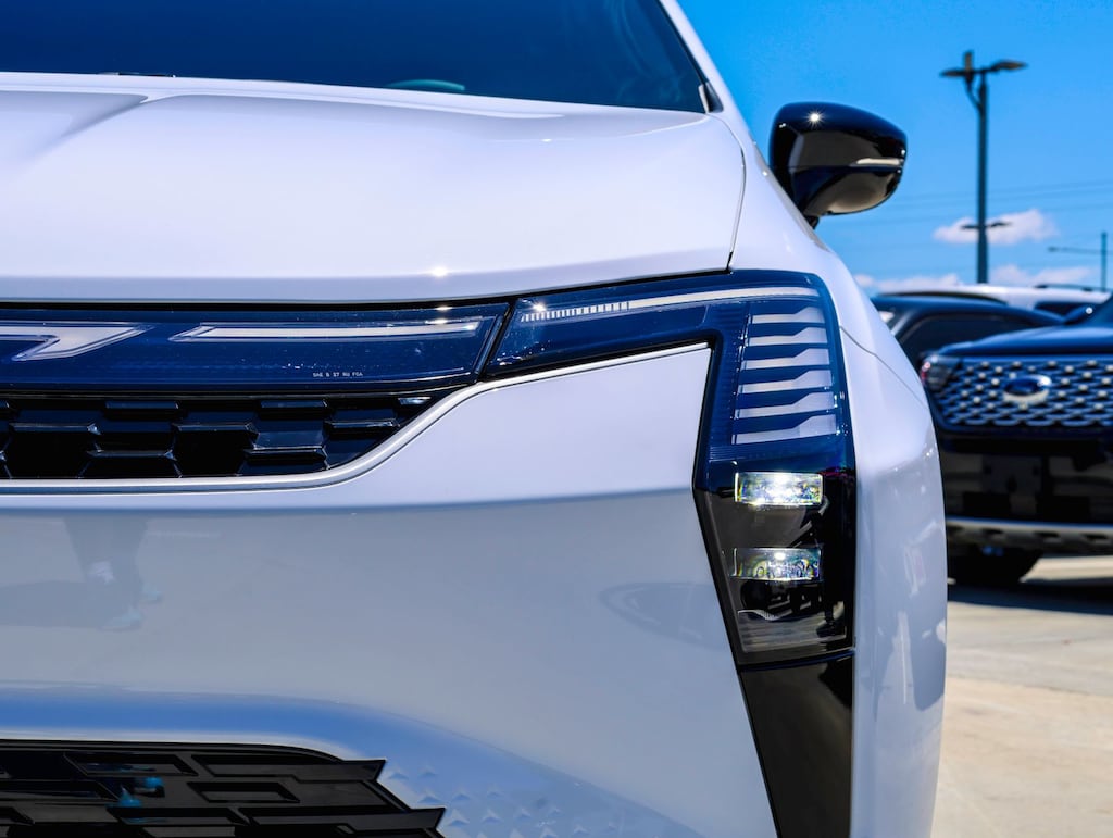 New 2027 Chrysler Pacifica SELECT Passenger Van