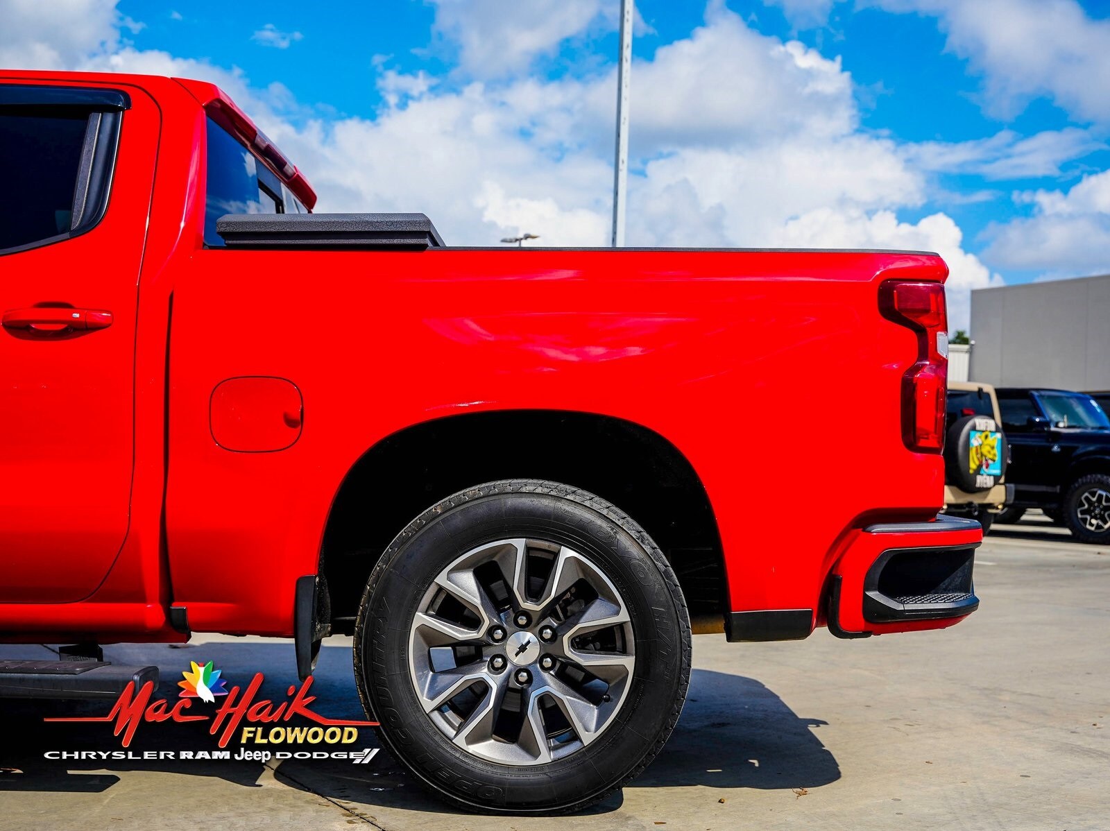 2021 Chevrolet Silverado 1500 LT photo 4