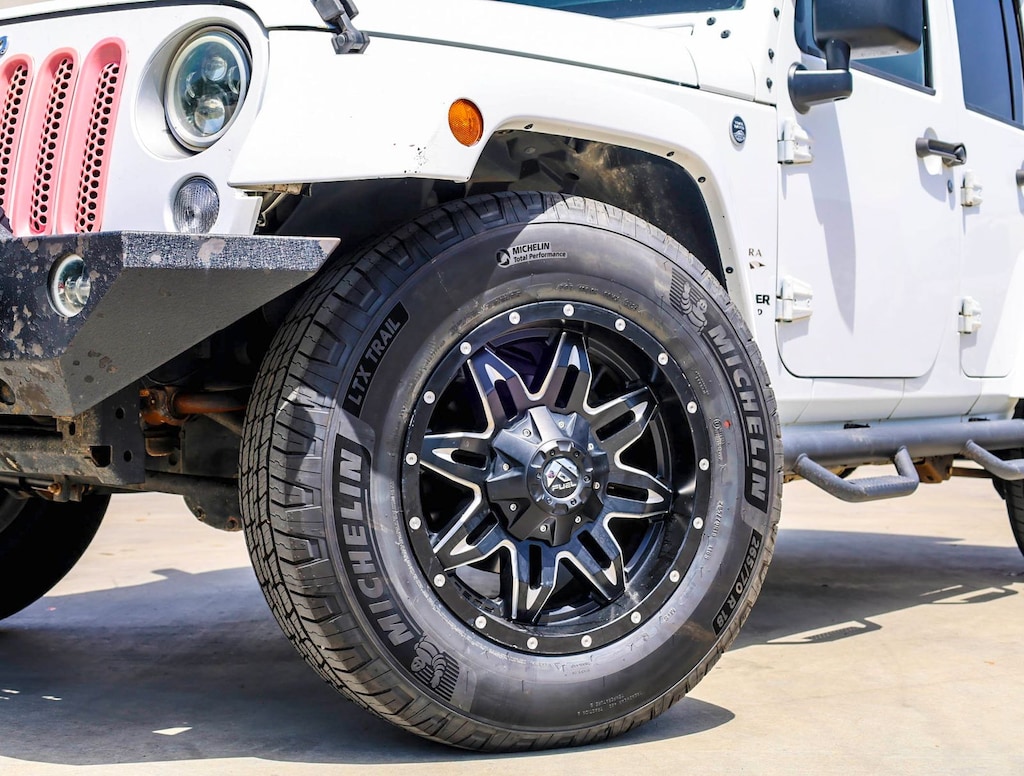 Used 2017 Jeep Wrangler Unlimited Sahara SUV