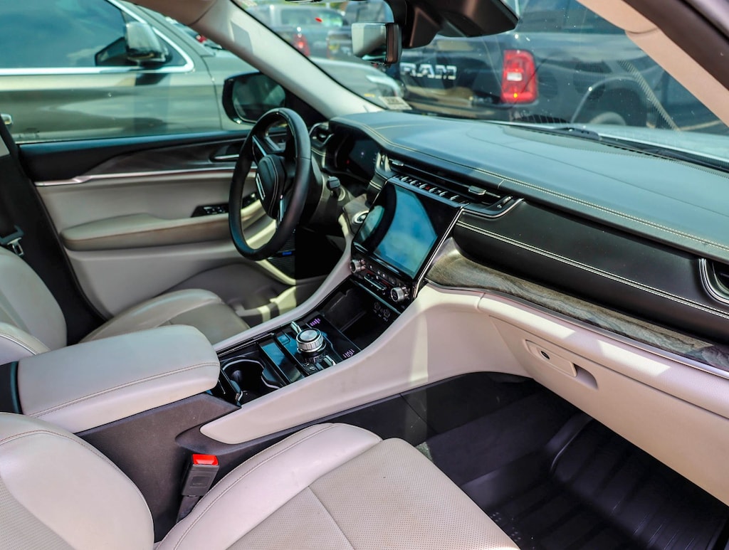 Used 2022 Jeep Grand Cherokee L Overland SUV