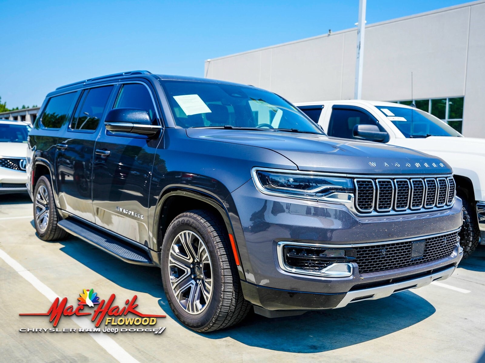2024 Jeep Wagoneer L Series II photo 2
