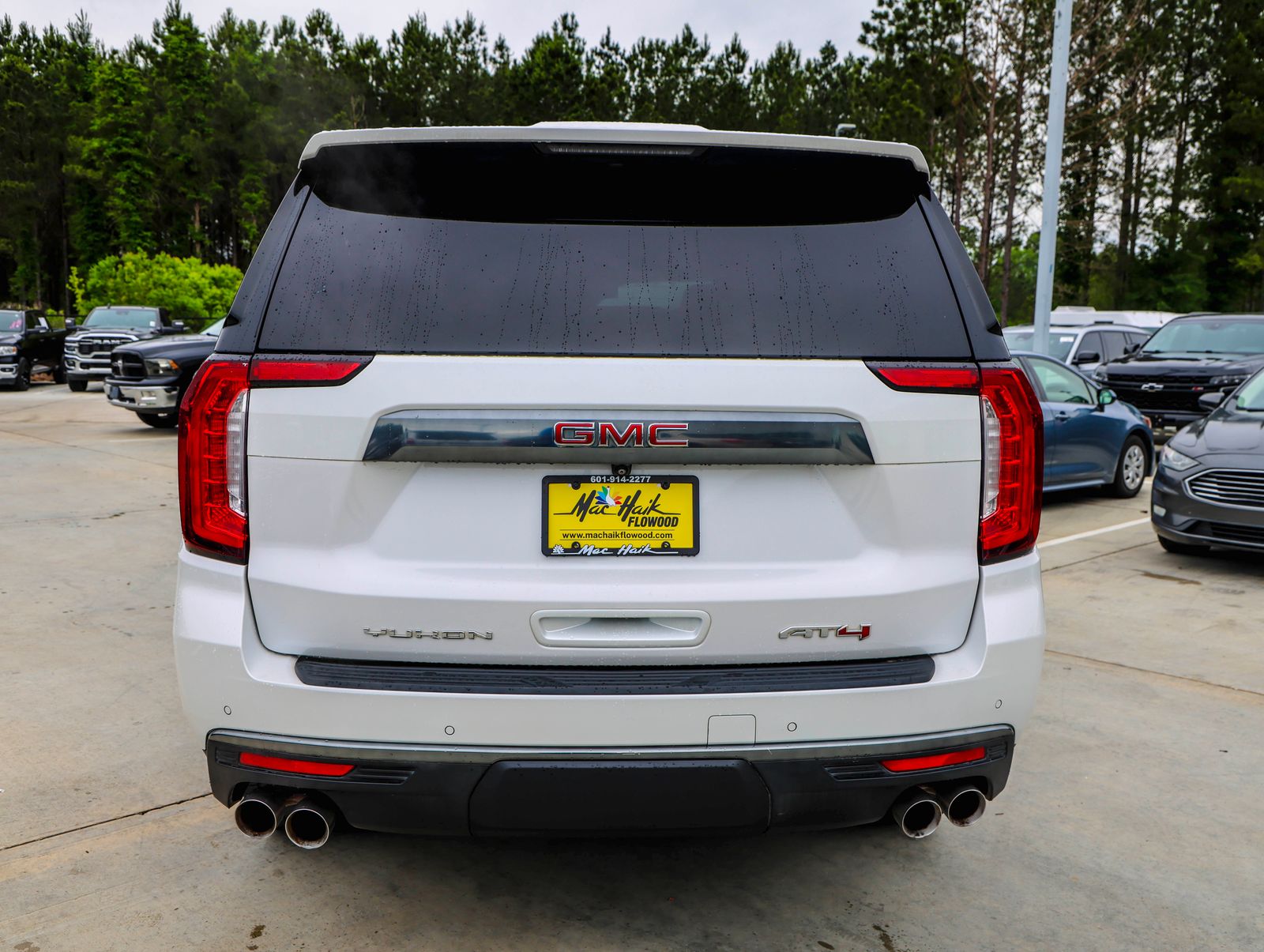 2022 GMC Yukon AT4 - Photo 8