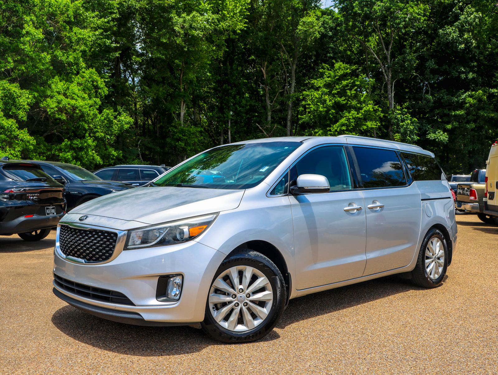 2016 Kia Sedona EX's photo