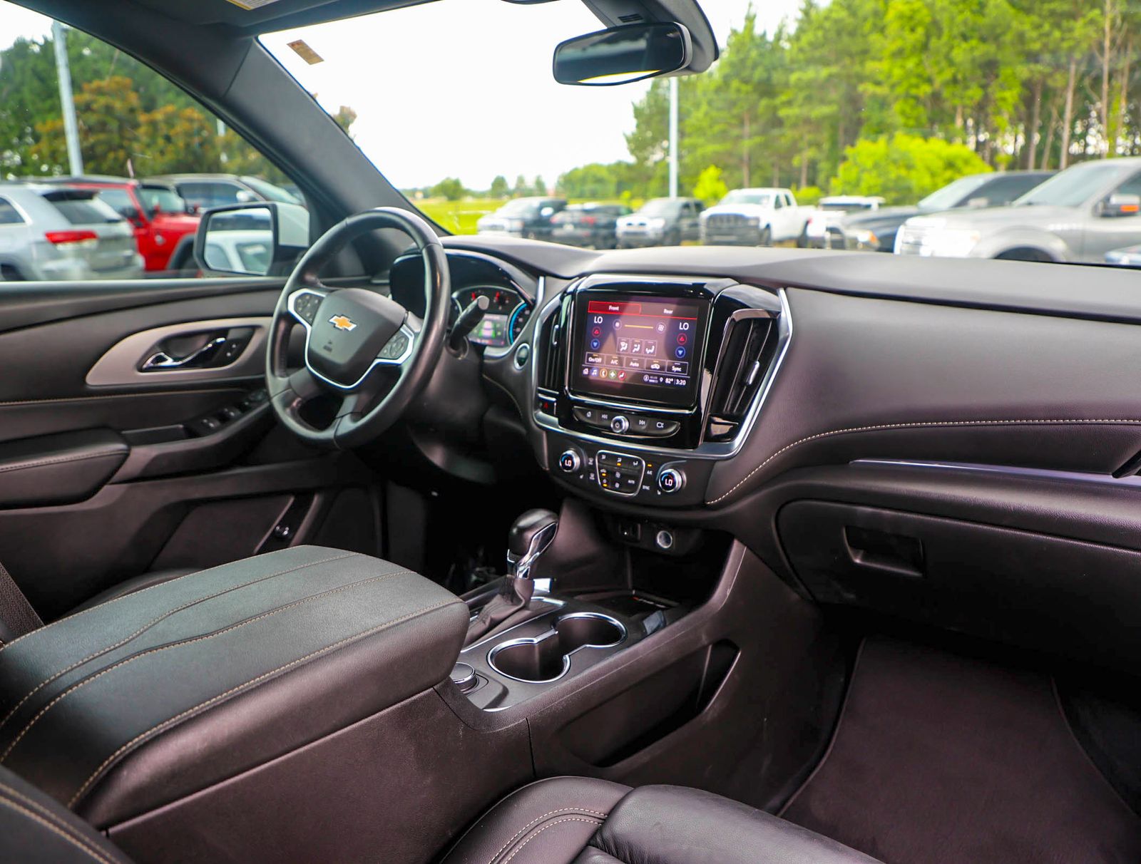 2022 Chevrolet Traverse 3LT - Photo 9