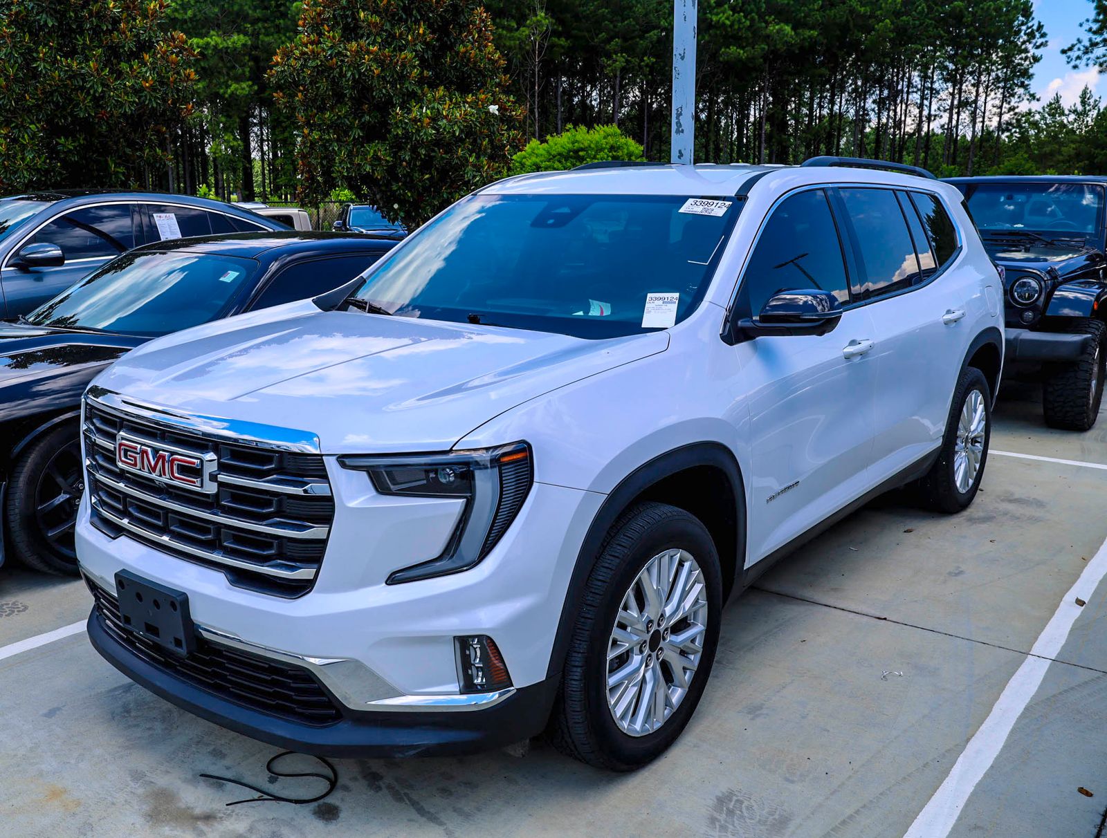 2024 GMC Acadia Elevation FWD's photo