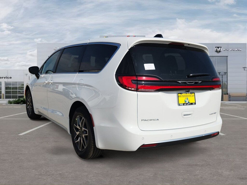 New 2027 Chrysler Pacifica LIMITED Passenger Van