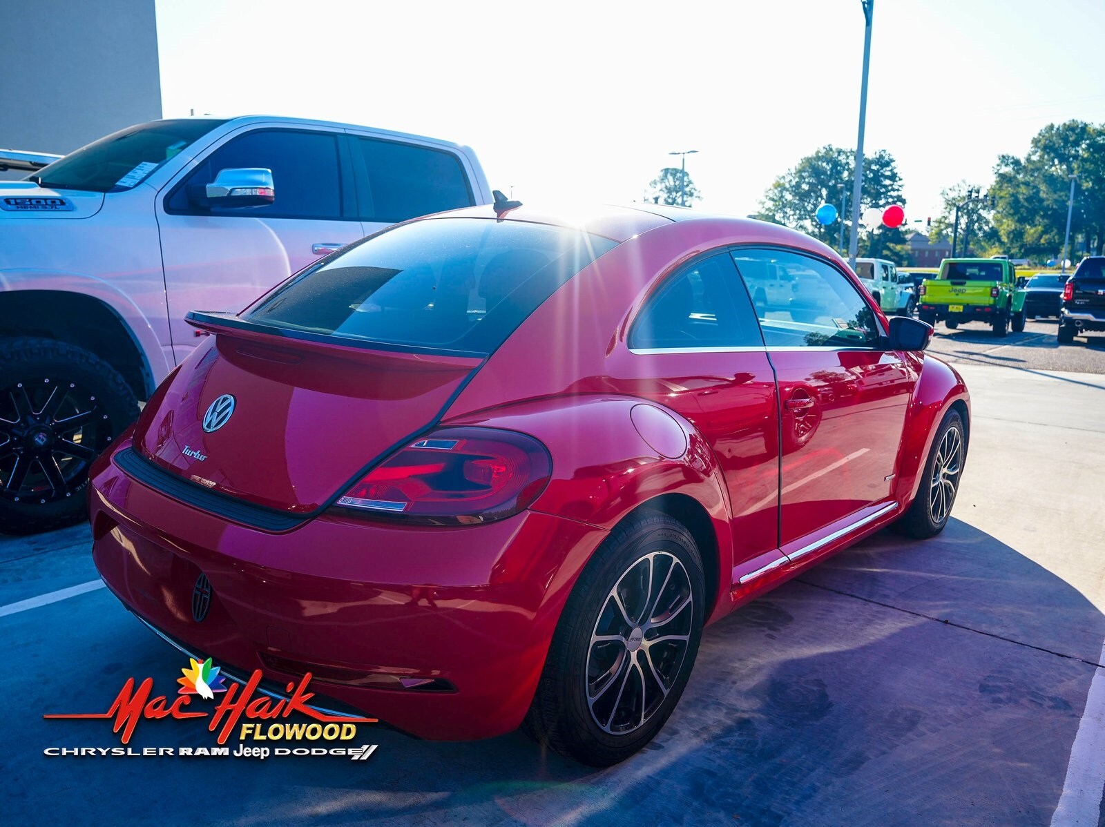 2019 Volkswagen Beetle SE photo 3