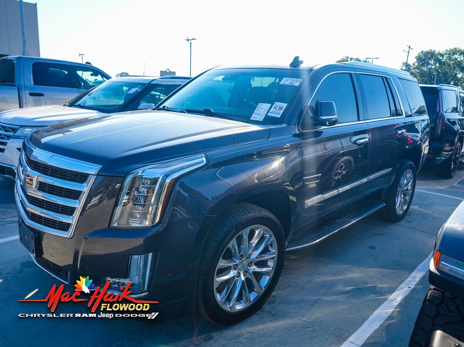 2018 Cadillac Escalade Luxury photo 2