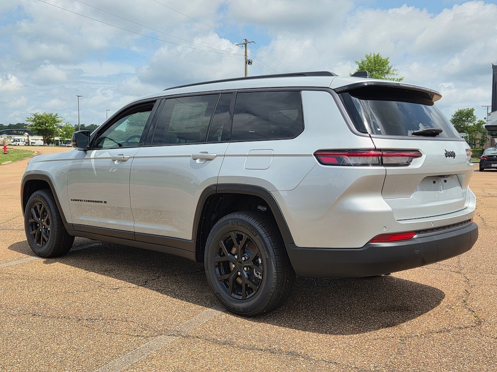 New 2026 Jeep Grand Cherokee L Altitude SUV
