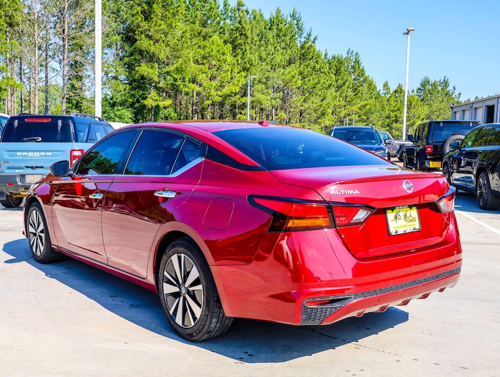 Used 2021 Nissan Altima 2.5 SV Sedan