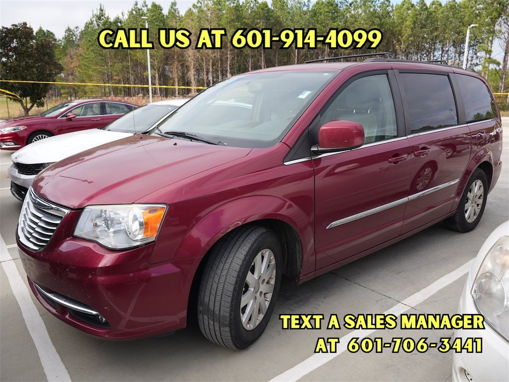Used 2015 Chrysler Town & Country Touring Minivan/Van