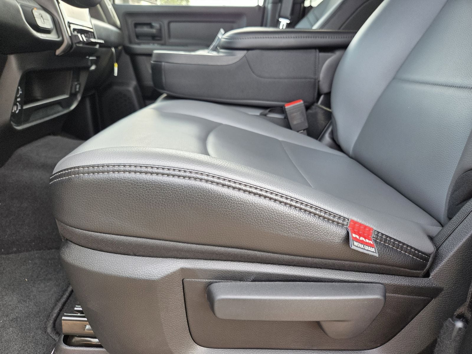 2026 RAM 2500 Tradesman - Photo 12