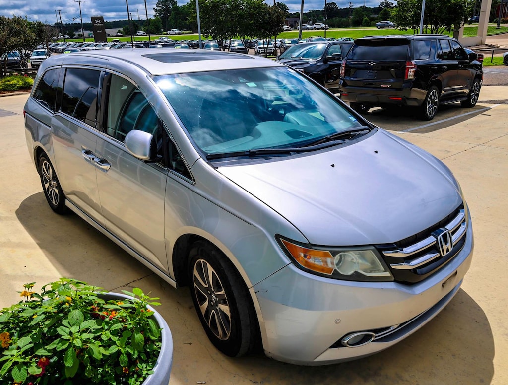 Used 2015 Honda Odyssey Touring Minivan/Van