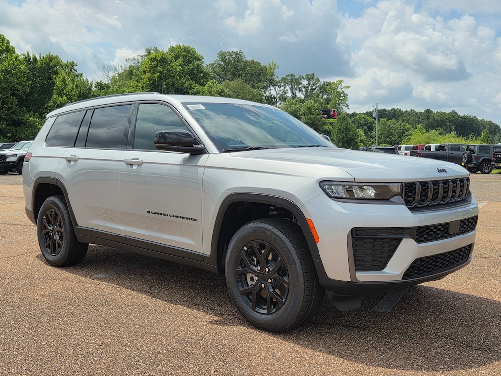 New 2026 Jeep Grand Cherokee L Altitude SUV