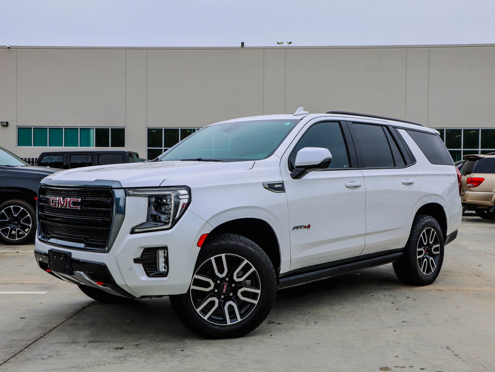 2022 GMC Yukon 4WD AT4's photo
