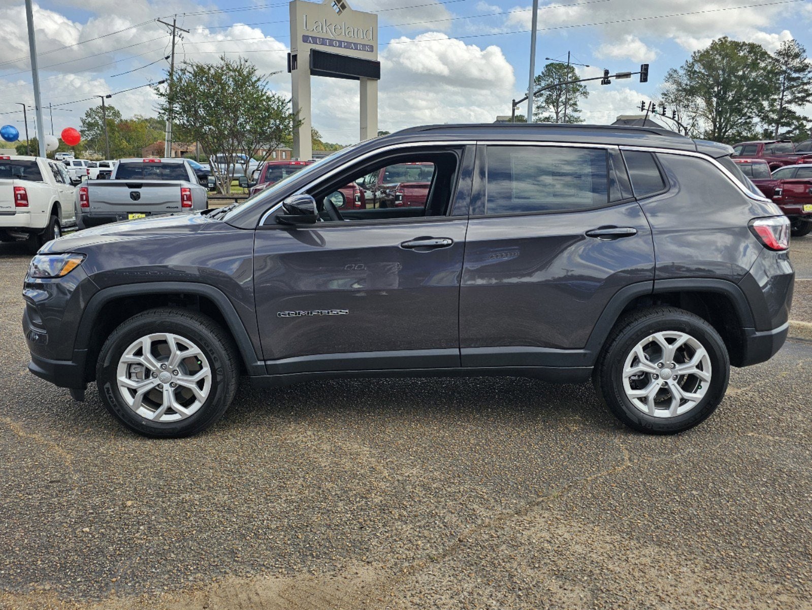 Used 2024 Jeep Compass Latitude with VIN 3C4NJDBN9RT167010 for sale in Flowood, MS
