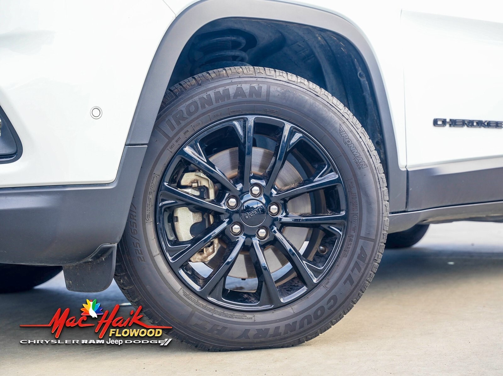 2023 Jeep Cherokee Altitude photo 2