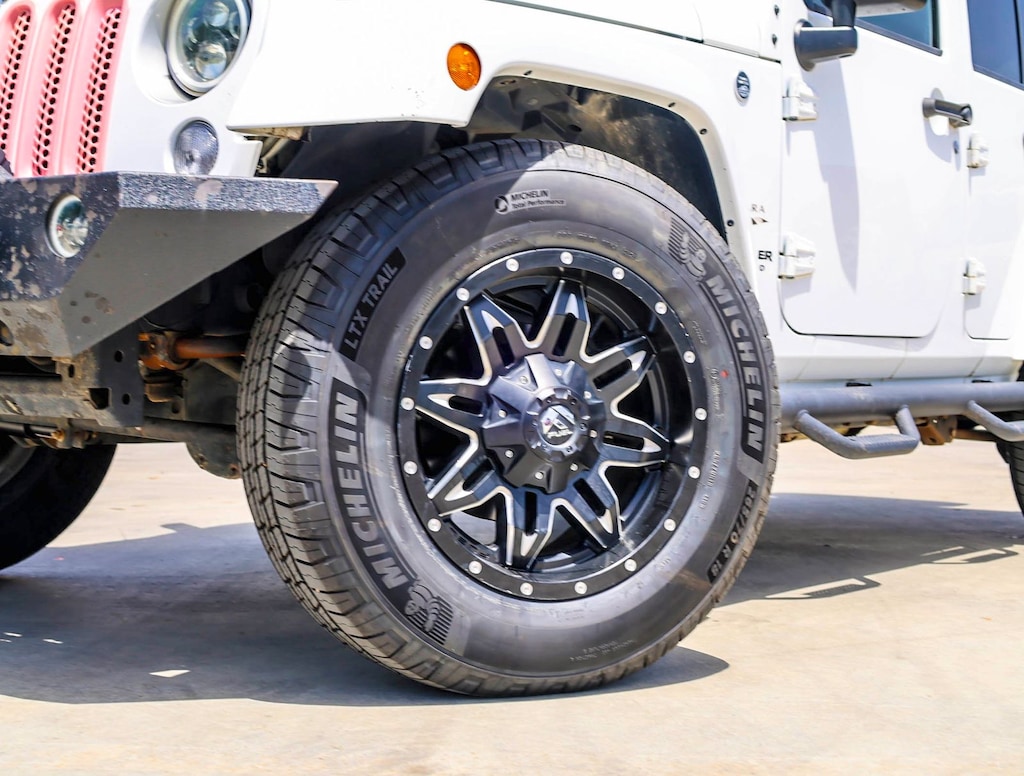 Used 2017 Jeep Wrangler Unlimited Sahara SUV