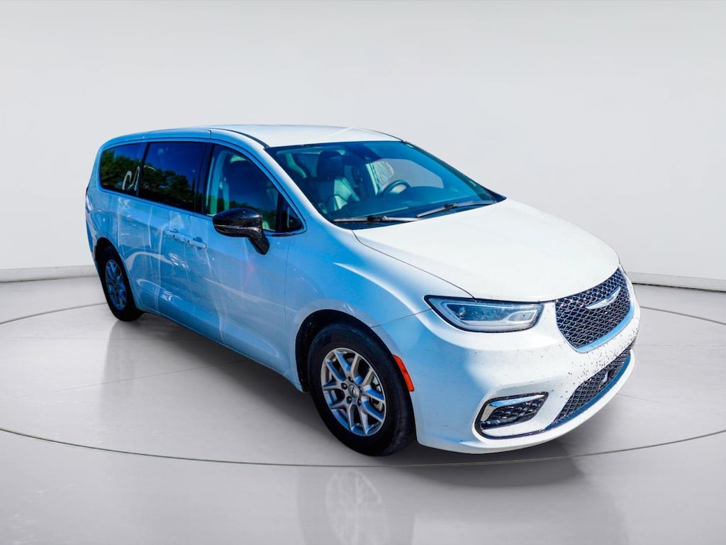 Used 2024 Chrysler Pacifica Touring L Van