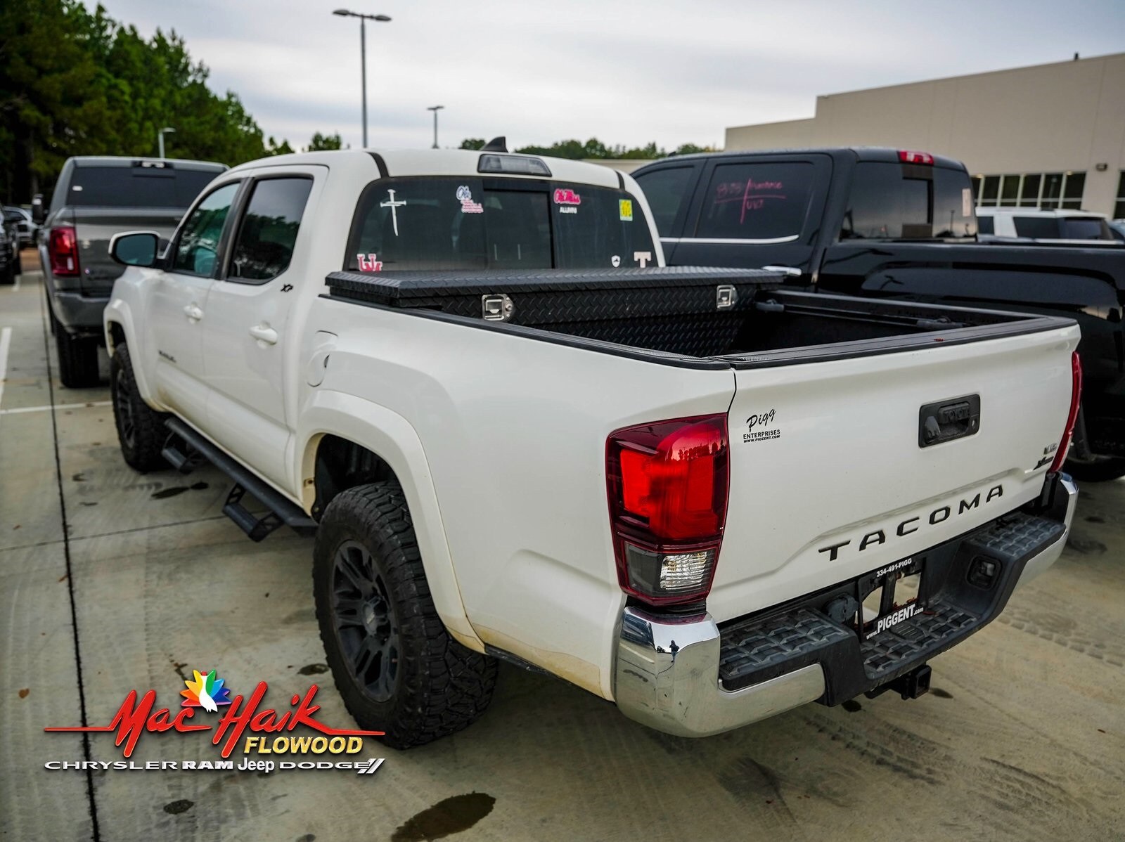 2019 Toyota Tacoma SR5 photo 3