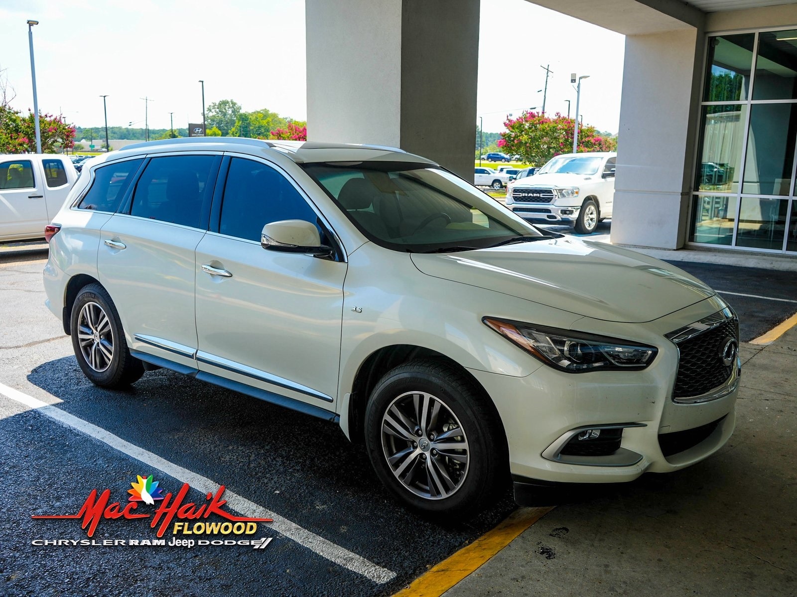 Used 2016 INFINITI QX60 Base with VIN 5N1AL0MN4GC527738 for sale in Flowood, MS