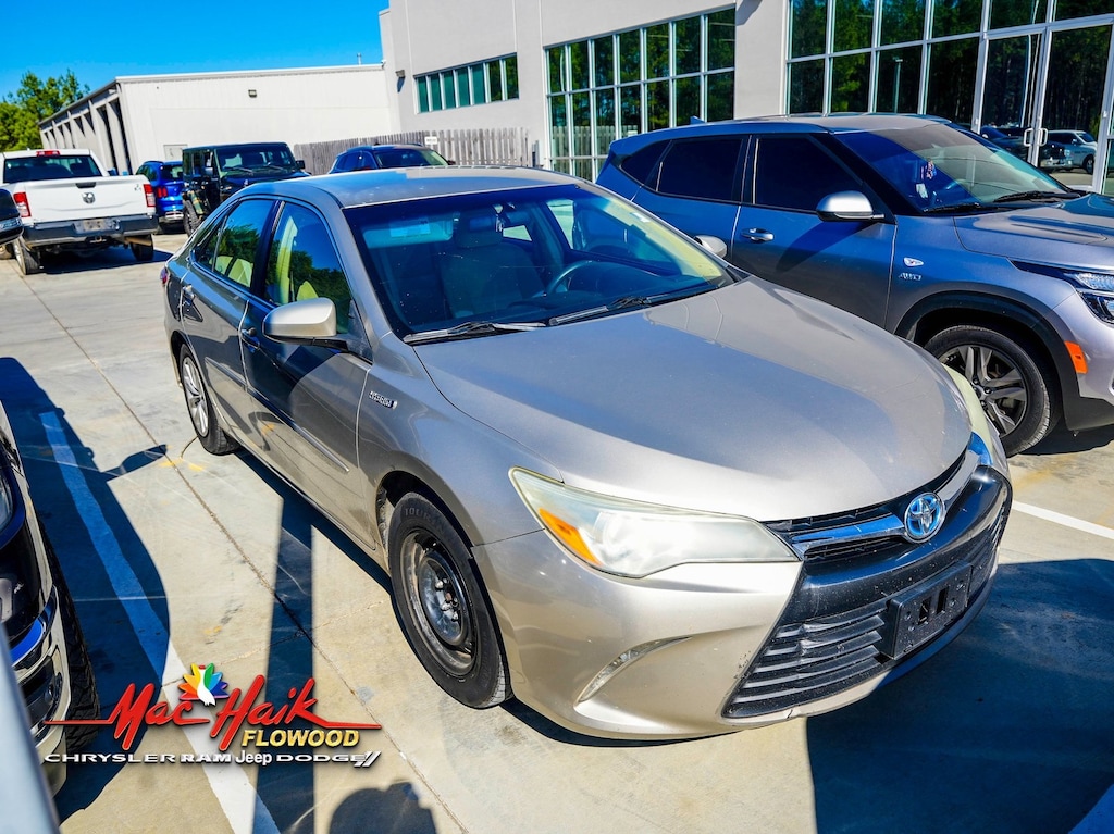 Used 2017 Toyota Camry Hybrid Sedan