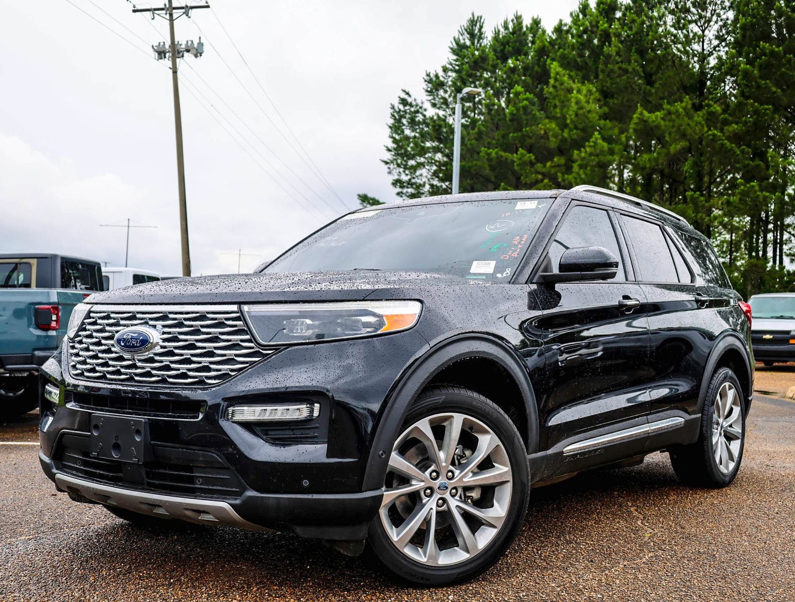 2021 Ford Explorer Platinum 4WD's photo