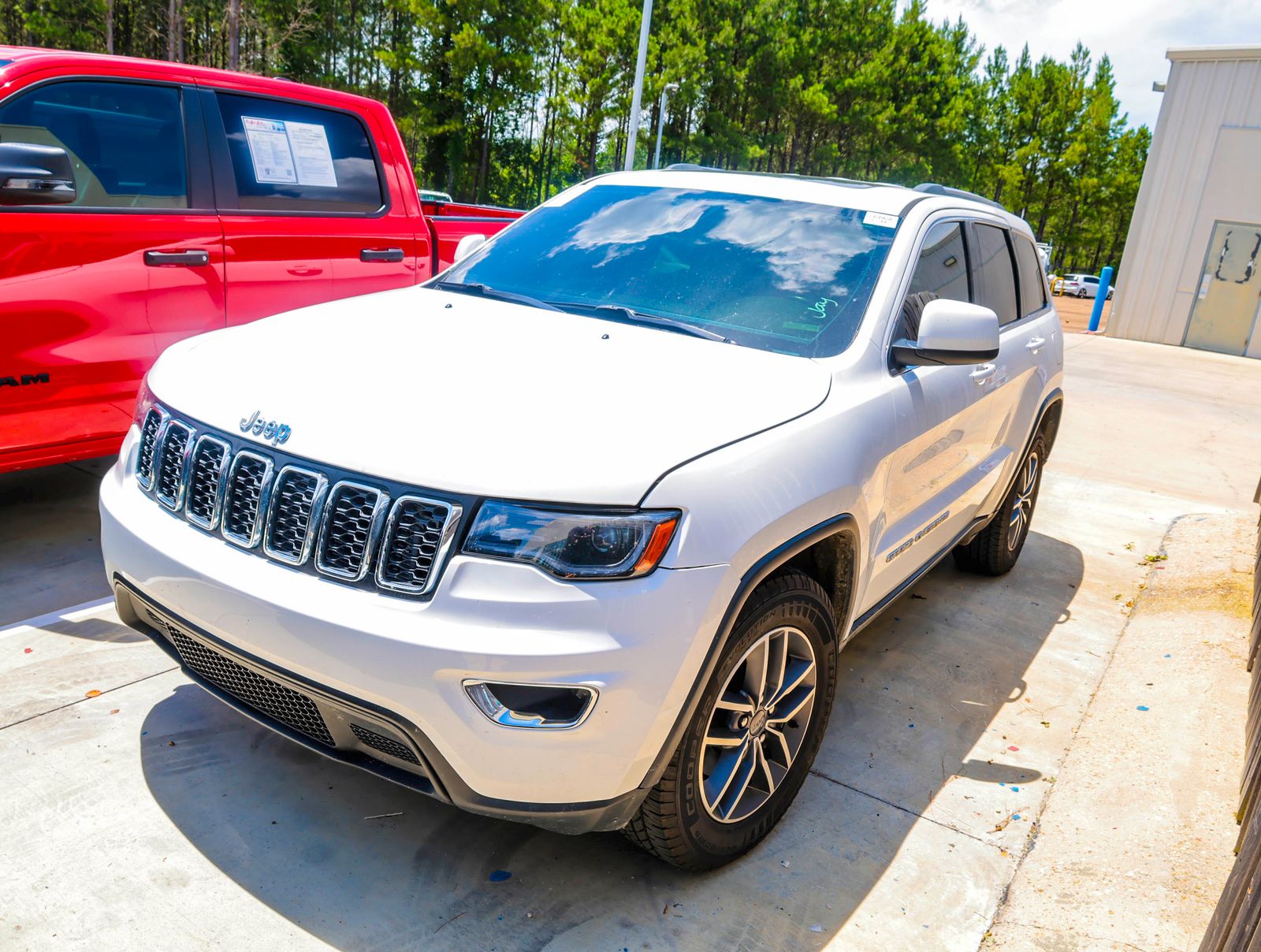 2020 Jeep Grand Cherokee Laredo E's photo