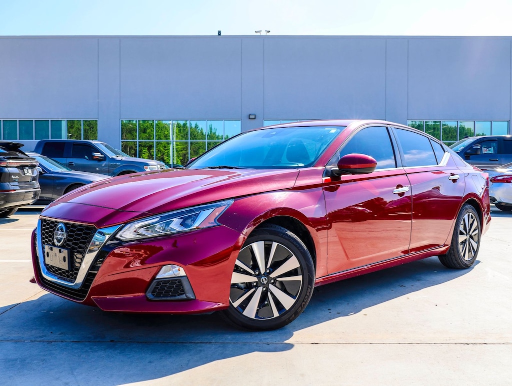 Used 2021 Nissan Altima 2.5 SV Sedan