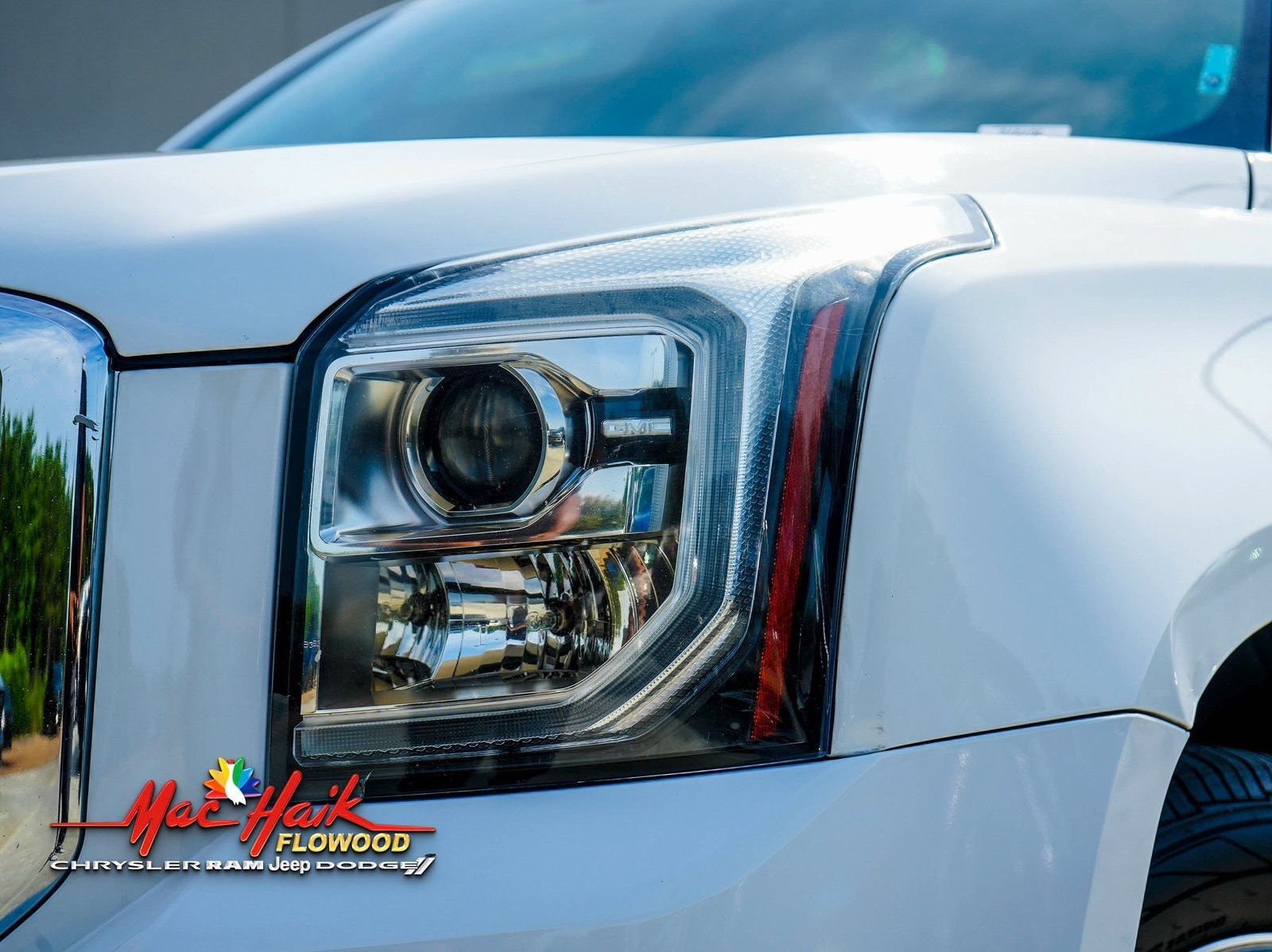 Used 2018 GMC Yukon XL Denali with VIN 1GKS1HKJ3JR105045 for sale in Flowood, MS