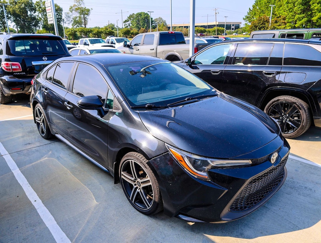 Used 2021 Toyota Corolla LE Sedan
