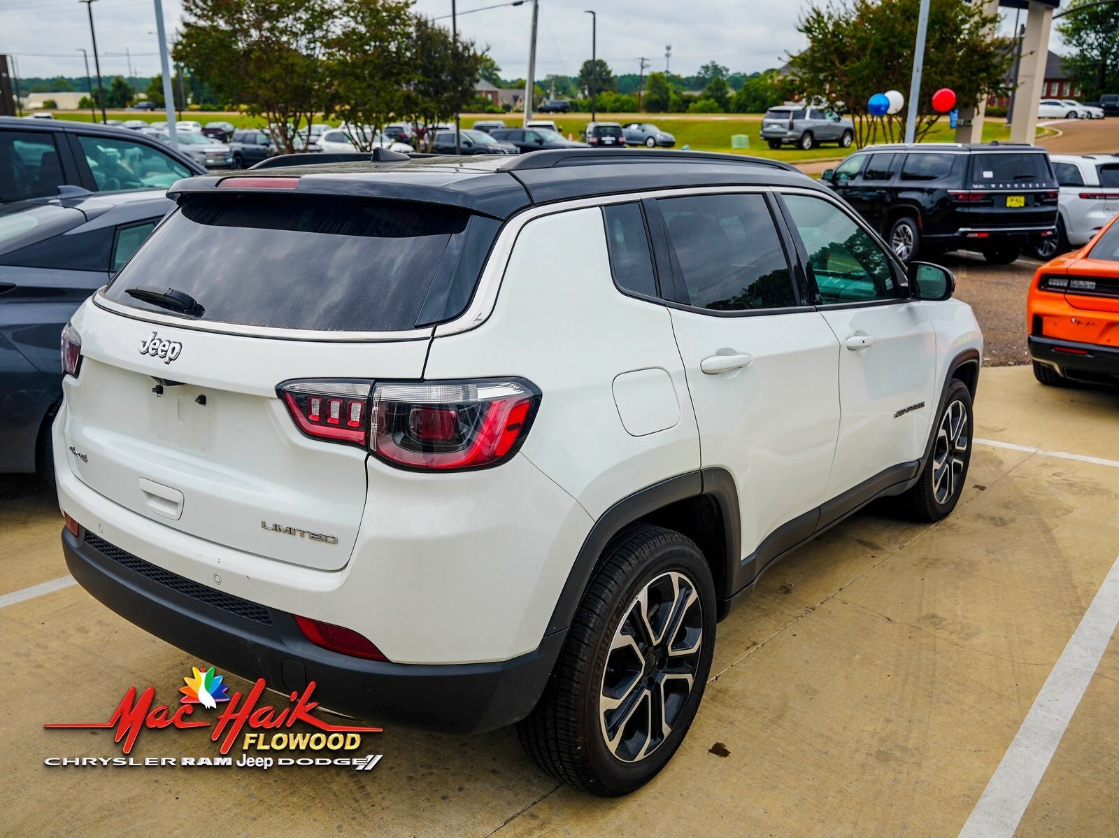2023 Jeep Compass Limited photo 3